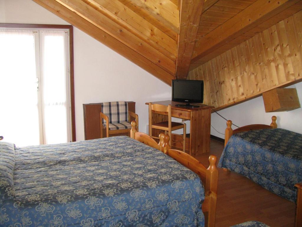 מדונה די קמפיליו Hotel Il Catturanino חדר תמונה