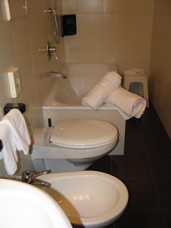 מדונה די קמפיליו Hotel Il Catturanino חדר תמונה