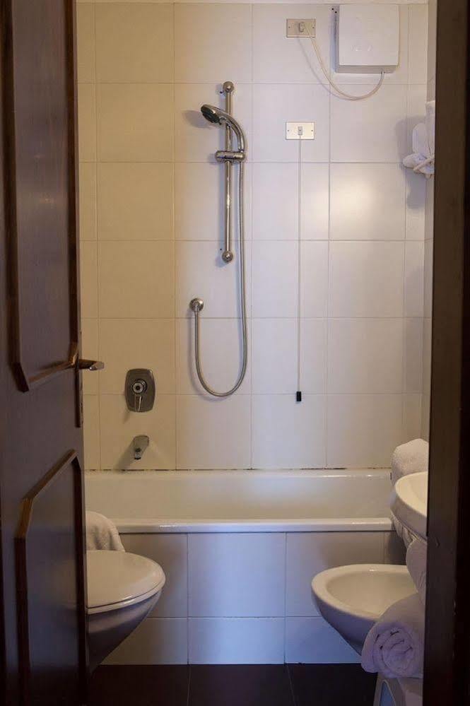 מדונה די קמפיליו Hotel Il Catturanino מראה חיצוני תמונה